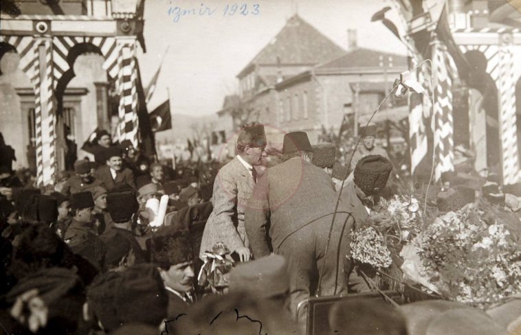 Büyük Atatürk İzmir'de