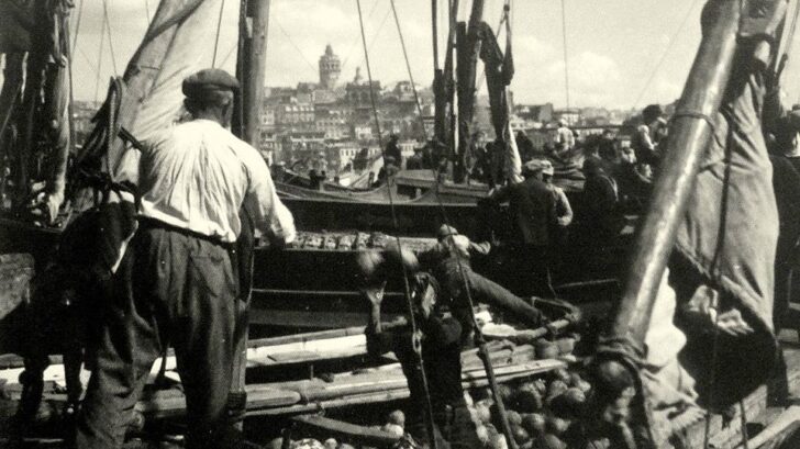 İstanbul - Eminönü, 1940 tekneye kavun-karpuz yükleyenler