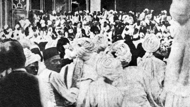 1912 yılında, Dr. Allama Muhammed Ikbal Balkan savaşında gazi olan Osmanli asker...