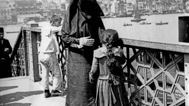 Peçesiyle Fotoğraflanmış Bir Osmanlı Hanımı