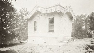 An Ottoman Little Mansion, 1890s
Küçük Bir Osmanlı Köşkü, 1890'lar

            ...