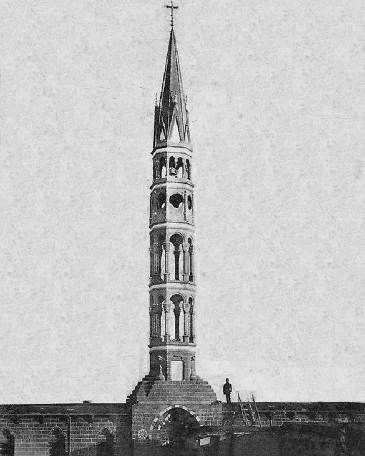 Armenian Church in Diyarbakır, 1900s
Diyarbakır'da Ermeni Kilisesi, 1900'ler
...