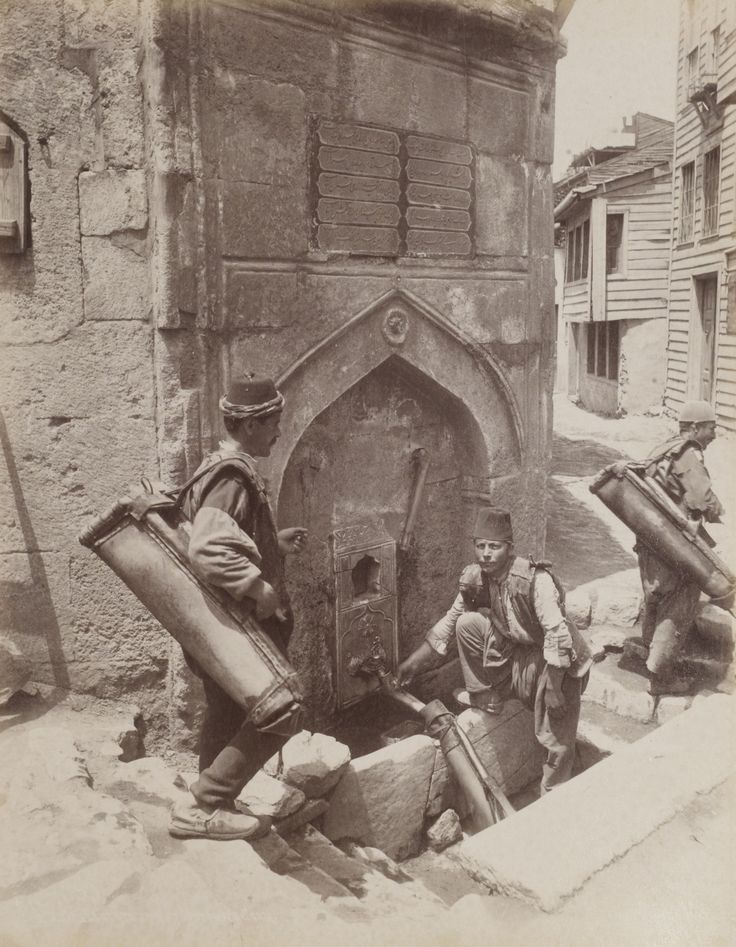 Cebecibaşı Abdullah Ağa Çeşmesi’nde Sakalar / Taksim Sébah & Joaillier w...