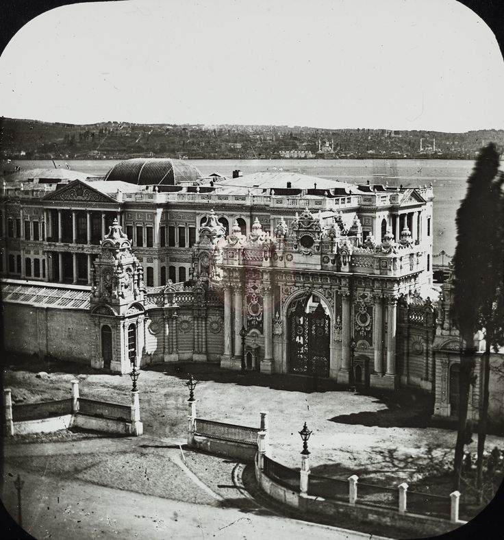 Dolmabahçe Sarayı Merasim Kapısı / Claude-Marie Ferrier Fotoğrafı / 1850&#...