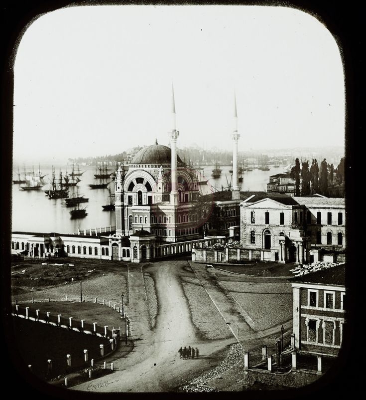 Dolmabahçe Camii ve Çevresi / 1850′ler Claude-Marie Ferrier fotoğrafı Pier...