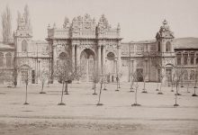 Dolmabahçe Sarayı Anıtsal Kapısı