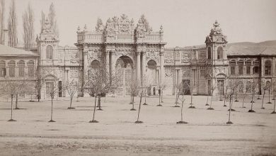 Dolmabahçe Sarayı Anıtsal Kapısı