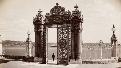 Dolmabahçe Sarayı Deniz Tarafı Kapısı Basile Kargopoulo Fotoğrafı 1875