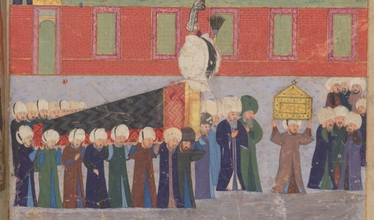 Efsaneleşen bir fıkra vardır. Kanuni, vasiyetinde öldüğü zaman hususi çekmecesi