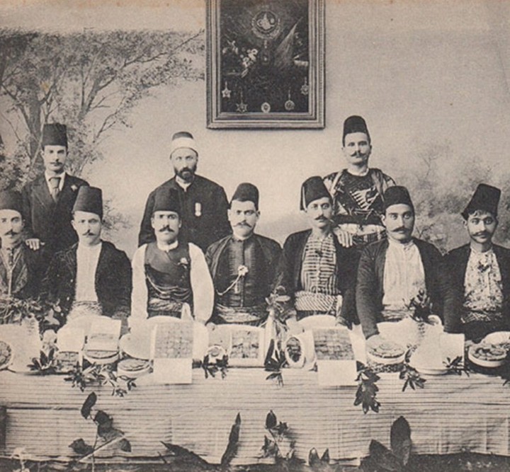 Fig Producers in Izmir, c1900
İzmir'de İncir Üreticileri, 1900c

               ...