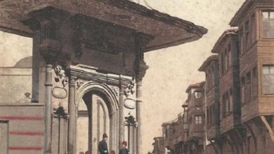 Gate of the Hagia Sophia Mosque, Istanbul, c1900 
Ayasofya Camii Kapısı, İstanbu...