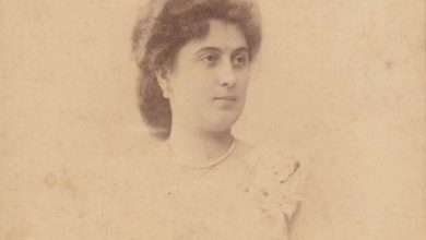 Greek Woman in Istanbul, 1890s
İstanbul'da Rum Kadını, 1890'lar

               ...