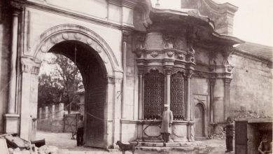 Nuruosmaniye Camii Girişi ve Sebili / Sébah & Joaillier Fotoğrafı | Eski İs...