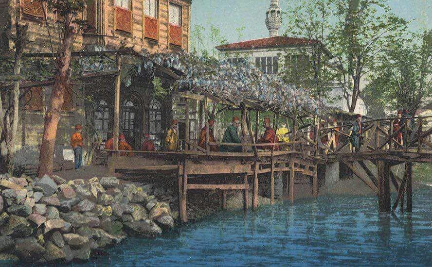 Osmanlı dönemi Istanbul'da bir kahvehane, 1900'ler.
A coffee house in Ottoman Is...