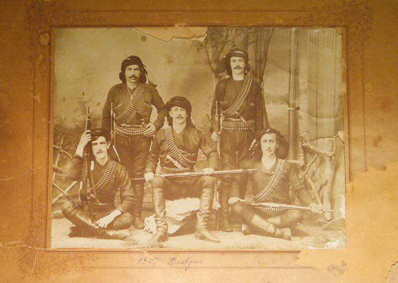 Osmanlı dönemi Trabzonlu Beyler, 1907. Trabzonlu arkadaşlarınızı etiketleyin.
Ot...