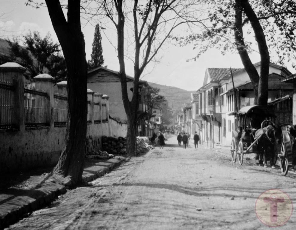 Osmanlı Dönemi Bursa'Dan Bir Sokak Manzarası