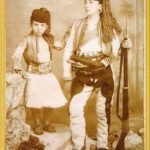 Ottoman children wearing Albanian clothing, 1900.
Arnavut kıyafetli Osmanlı çoc...