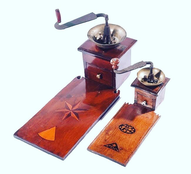 Ottoman coffee mills from Istanbul, 1800's.
Osmanlı İstanbul işi kahve değirmen...