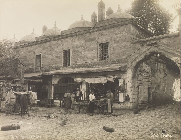 Süleymaniye Medresesi Önünde Alışveriş / 1883 / Sébah & Joaillier Fotoğr...