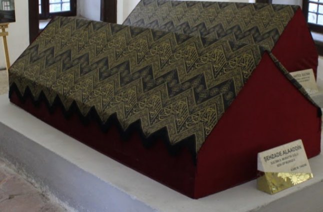 Varna Savaşı'nda 2.Murad'ın atının eğerini tutup harp meydanını terk etmemesini