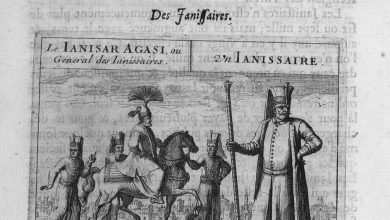 Yeniçeri Ağası'nın Kol Dolaşması [solda] ve ona nezaret eden Falakacıbaşı.