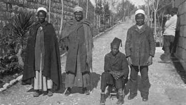 Young Africans, St. Stephen's Basilica, Jerusalem, Palestine, 1912 
Afrikalı Gen...