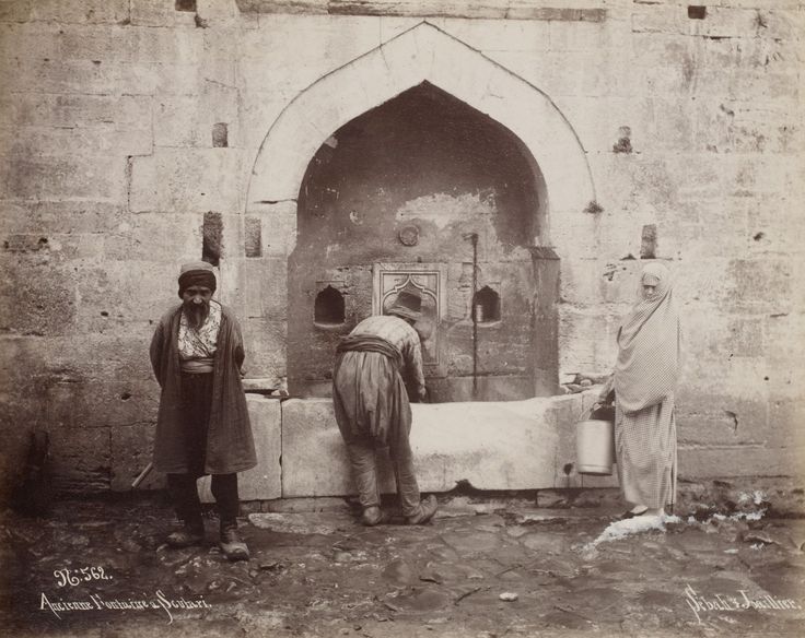 Üsküdar’da Çeşme Sébah & Joaillier Fotoğrafı